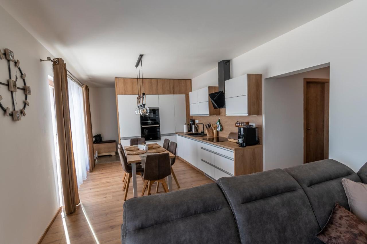 Apartman Jesienka, Hillside Dolny Kubin Exterior foto